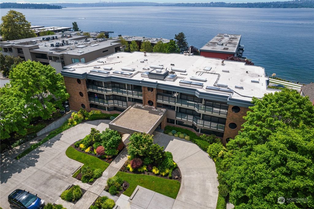 Photo of 725 1st Street S #201, Kirkland, WA 98033 (MLS # 2074496)