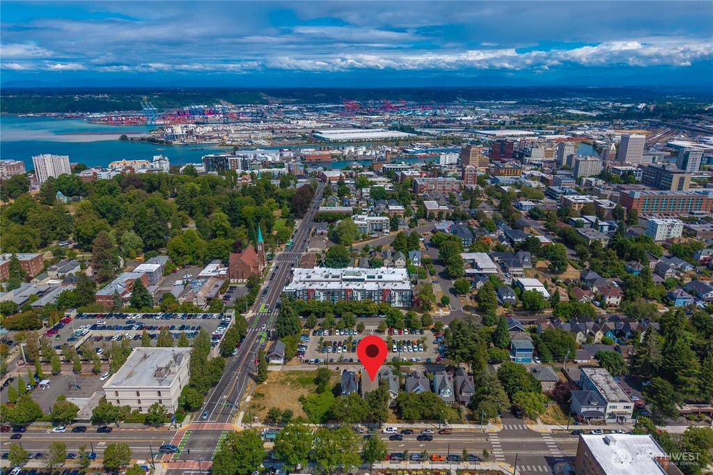 Photo of 615 Martin Luther King Jr Way, Tacoma, WA 98405 (MLS # 2562234)