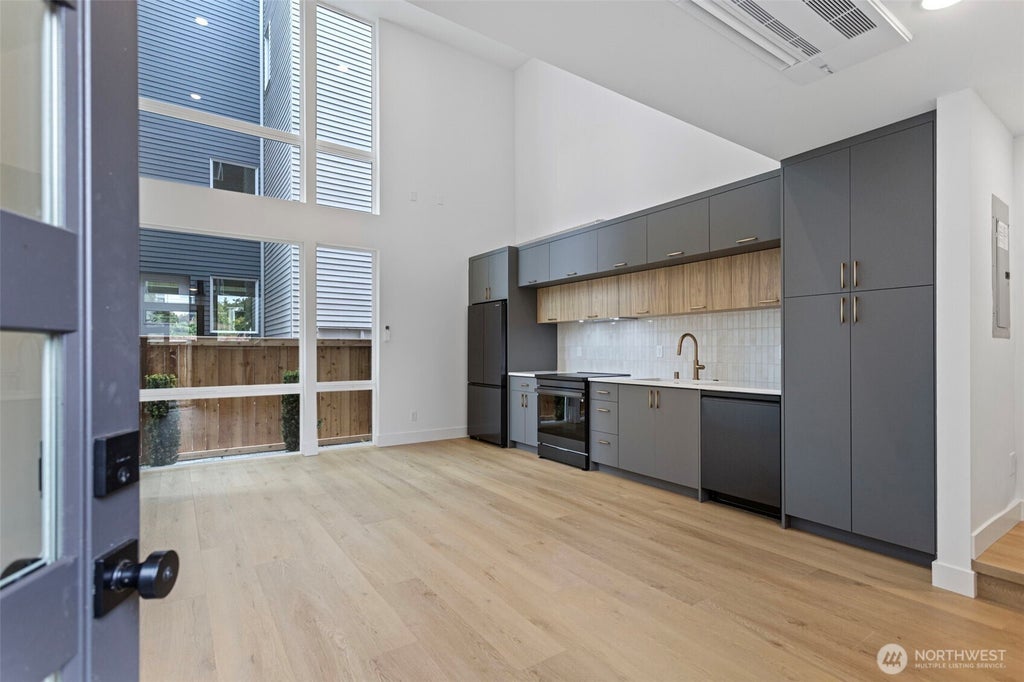 Photo of 6318 41st Avenue SW #4, Seattle, WA 98136 (MLS # 2578335)