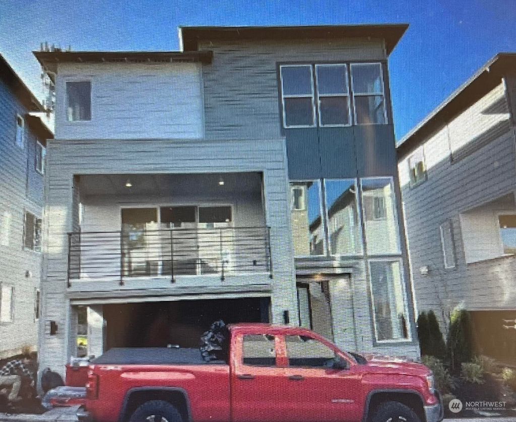 Photo of 7805 NE 122 nd Court, Kirkland, WA 98034 (MLS # 2184644)