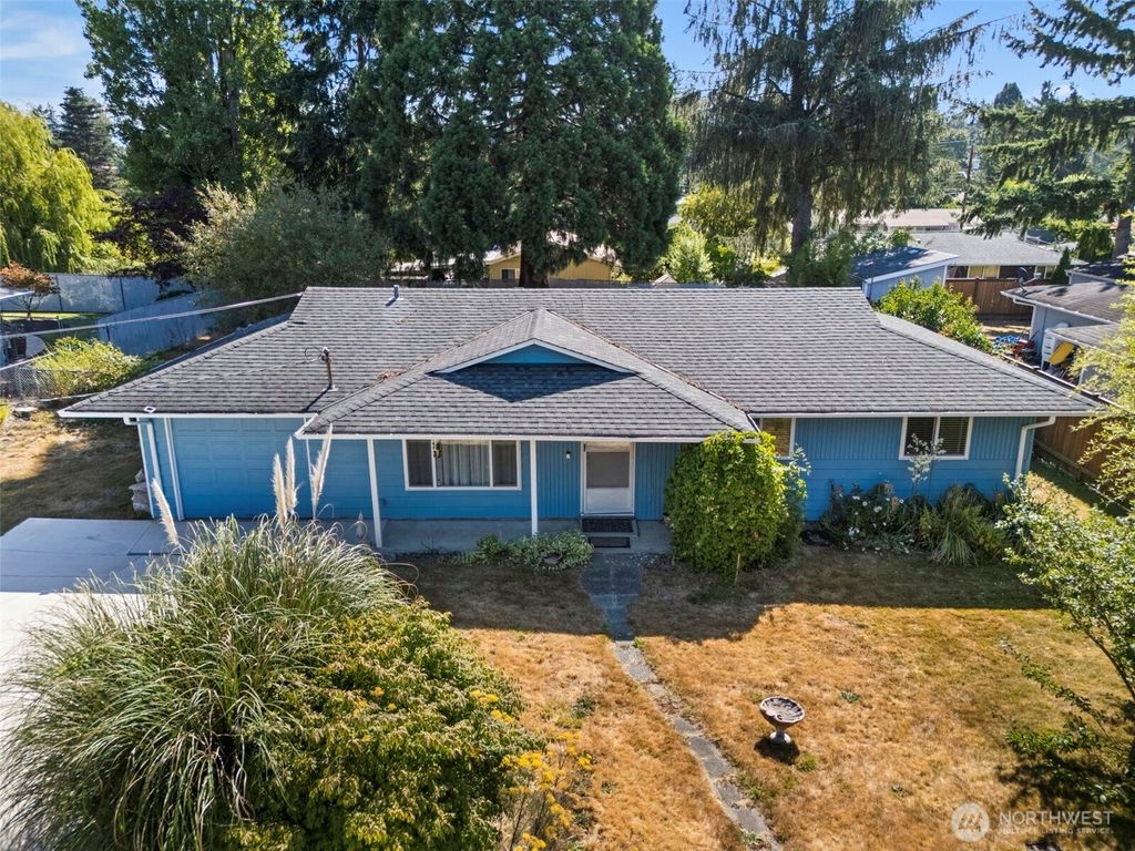 Photo of 16864 124th Avenue SE, Renton, WA 98058 (MLS # 2413064)