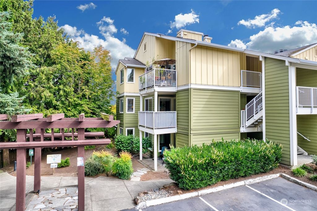 Photo of 300 N 130th Street #1101, Seattle, WA 98133 (MLS # 2159959)