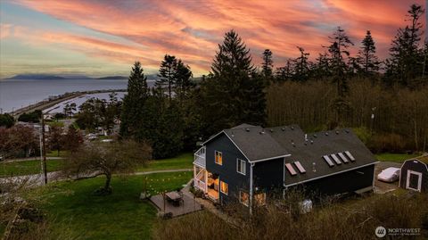 Photo of 2011 Sandusky Road, Oak Harbor, WA 98277 (MLS # 2495390)