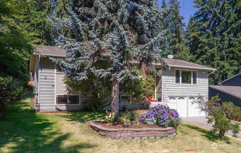 Photo of 7227 137th Avenue NE, Redmond, WA 98052 (MLS # 2263283)