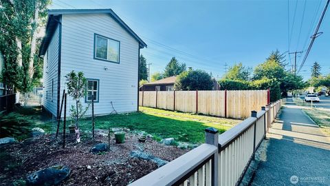 9513 Fremont Avenue N Seattle WA 98103