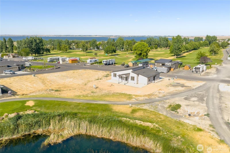 6739 SE Club House Drive