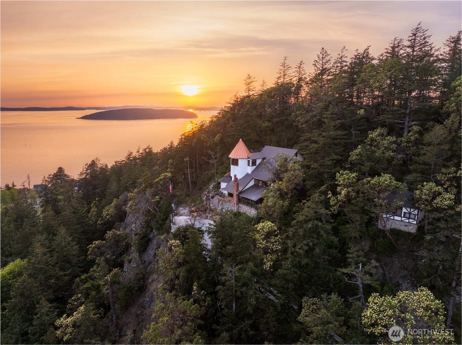 Anacortes, Washington, 98221, United States, 3 Bedrooms Bedrooms, ,2 BathroomsBathrooms,Residential,Active,1953003