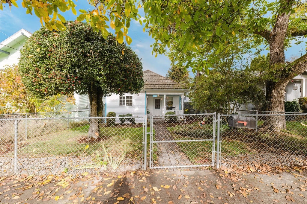 Photo of 1738 5th Street, Bremerton, WA 98337 (MLS # 2598359)