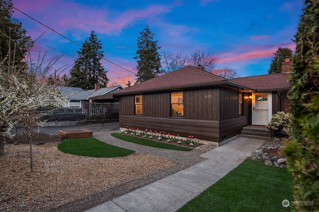 Photo of 11720 20th Avenue NE, Seattle, WA 98125 (MLS # 2049977)