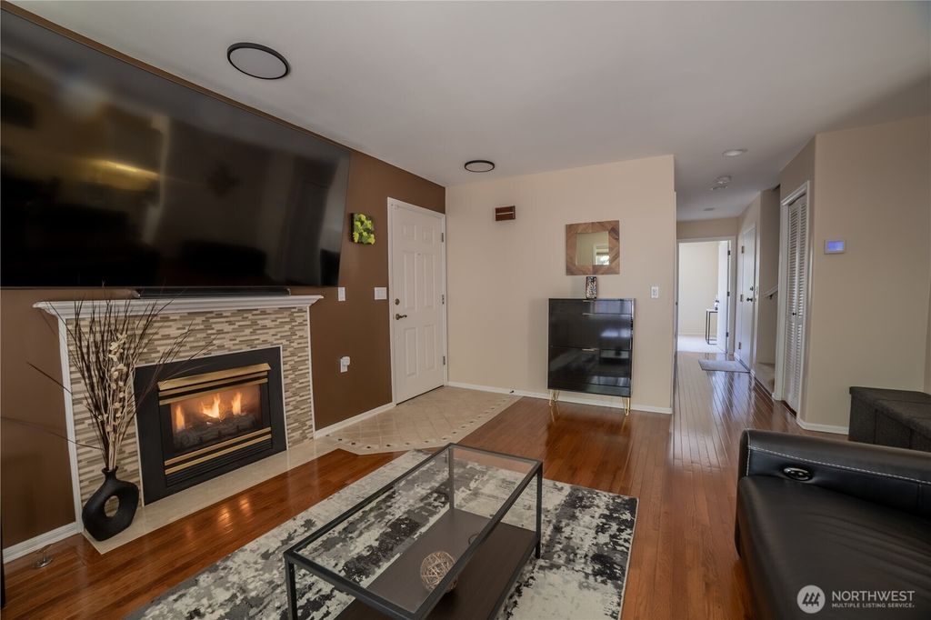 Photo of 15633 44th Avenue W #B-1, Lynnwood, WA 98087 (MLS # 2551661)