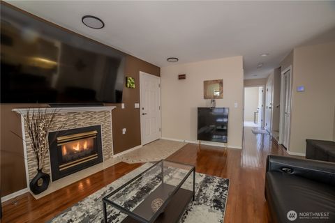 Photo of 15633 44th Avenue W #B-1, Lynnwood, WA 98087 (MLS # 2551661)