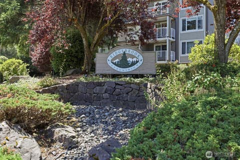 Photo of 210 Mountain Park Boulevard SW #F303, Issaquah, WA 98027 (MLS # 2502773)