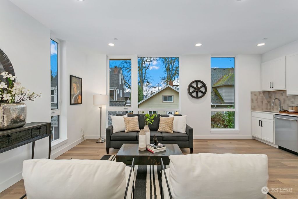 Photo of 1132 34th Avenue #D, Seattle, WA 98122 (MLS # 2023244)