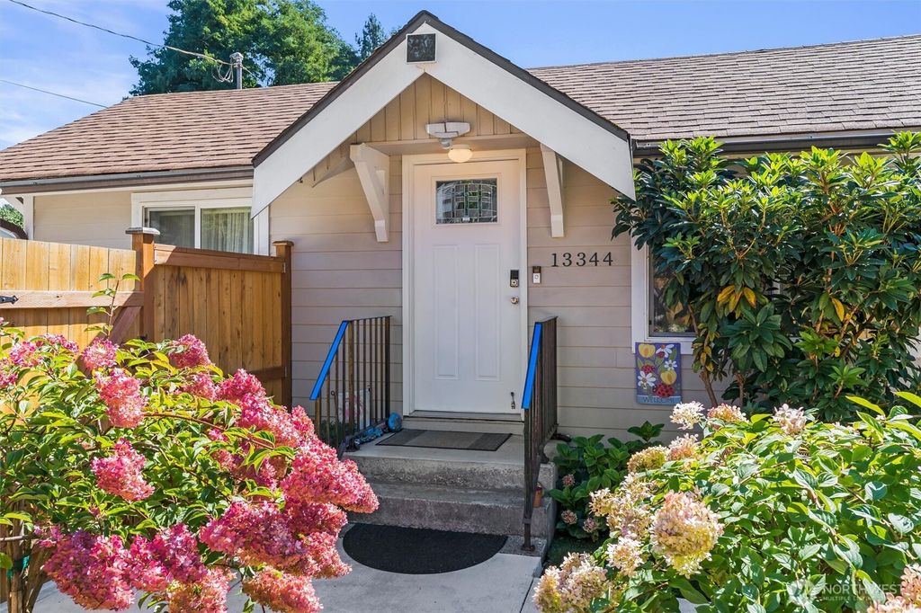 Photo of 13344 56th Avenue S, Tukwila, WA 98178 (MLS # 2515791)