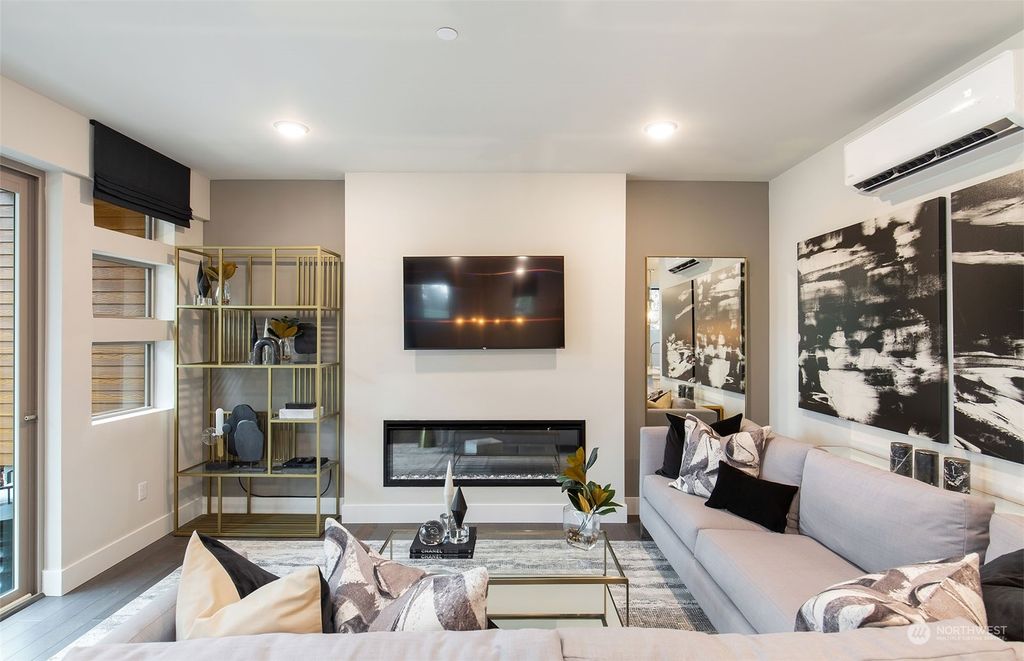 Photo of 369 E Park Street E #18, North Bend, WA 98045 (MLS # 2022352)
