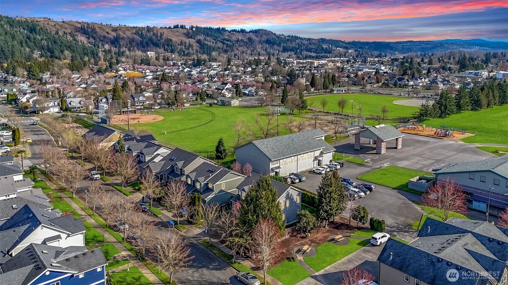 Photo of 15120 Daffodil Street Ct E, Sumner, WA 98390 (MLS # 2490728)