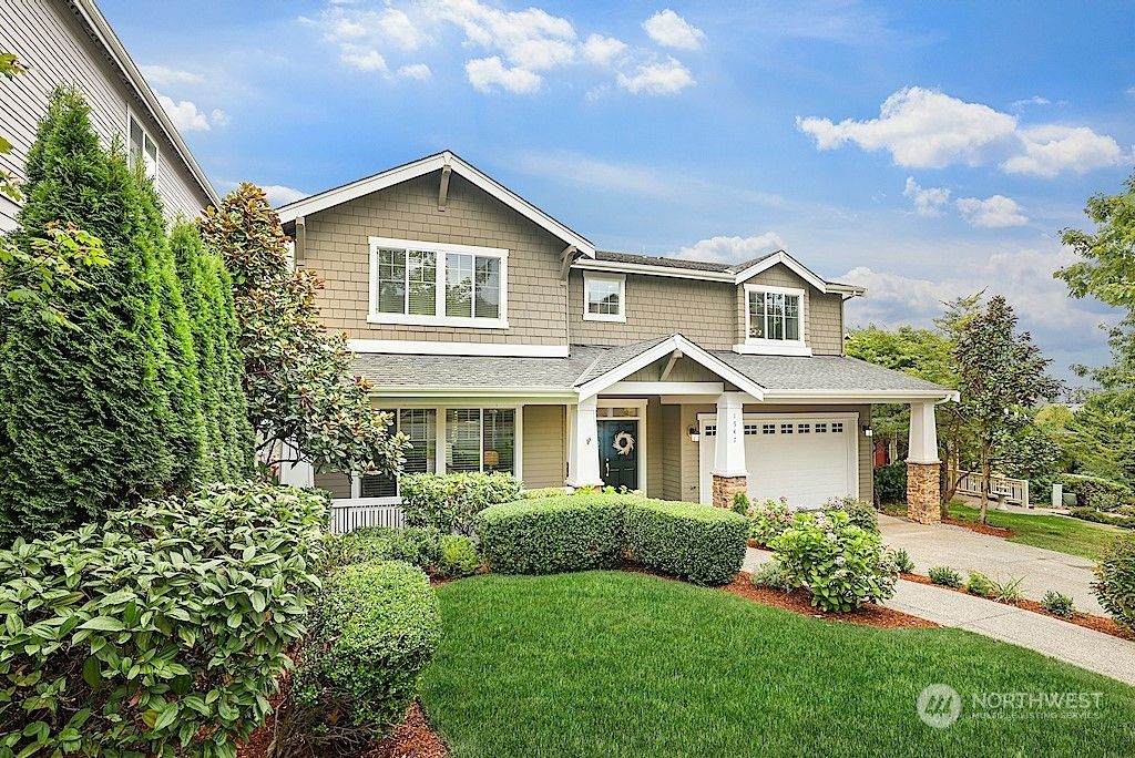Photo of 1547 25th Avenue NE, Issaquah, WA 98029 (MLS # 2249631)