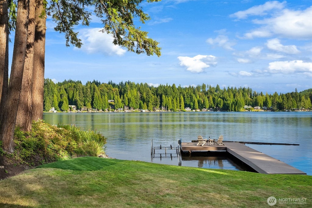 Photo of 3 SW LAKE ROESIGER ROAD RD, Snohomish, WA 98290 (MLS # 2573654)