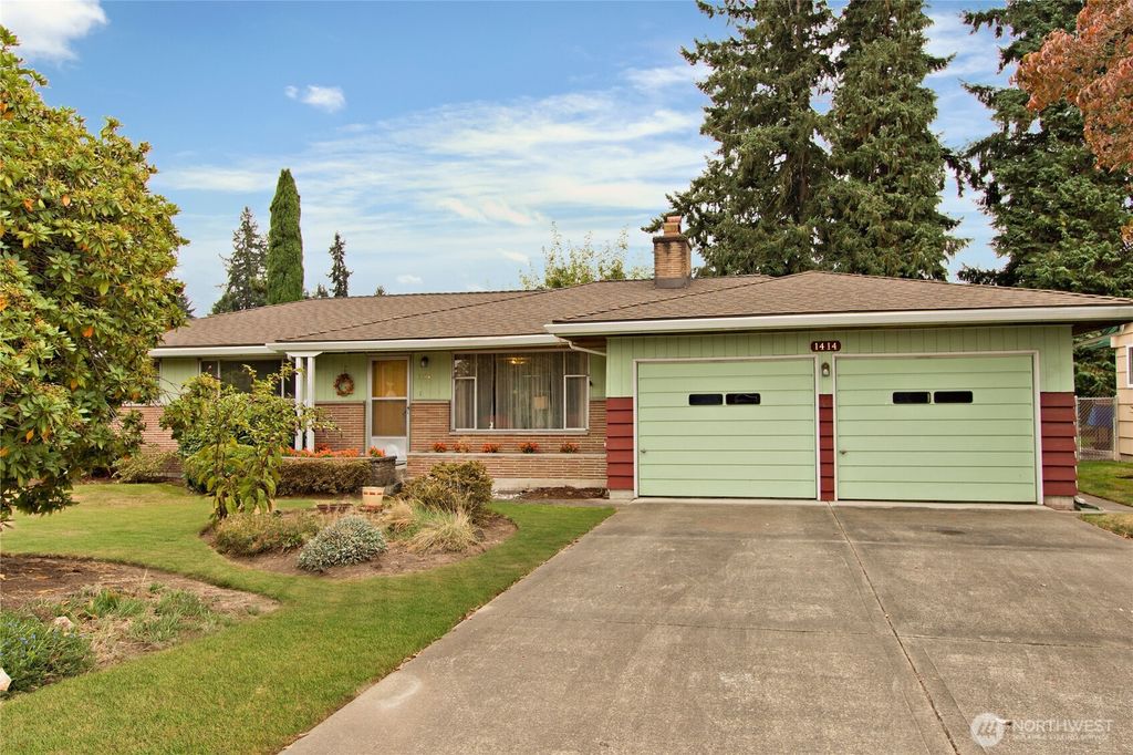 Photo of 1414 12th Street NE, Auburn, WA 98002 (MLS # 2438328)