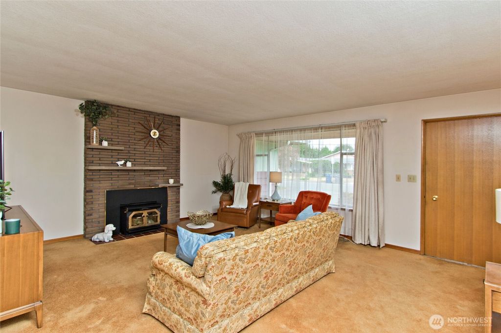 Photo of 1414 12th Street NE, Auburn, WA 98002 (MLS # 2438328)