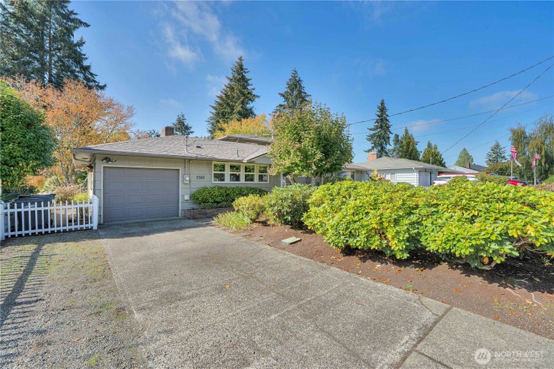 3566 Sunset Drive W