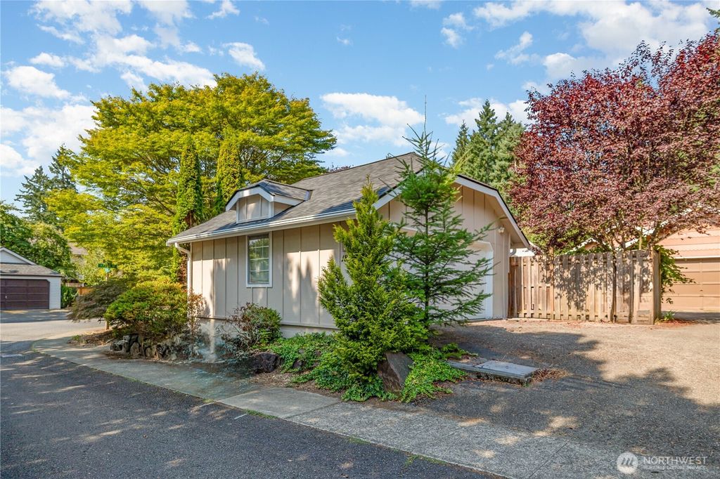 Photo of 18304 NE 92nd Court, Redmond, WA 98052 (MLS # 2427145)