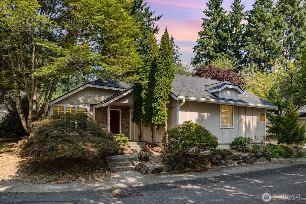 Photo of 18304 NE 92nd Court, Redmond, WA 98052 (MLS # 2427145)