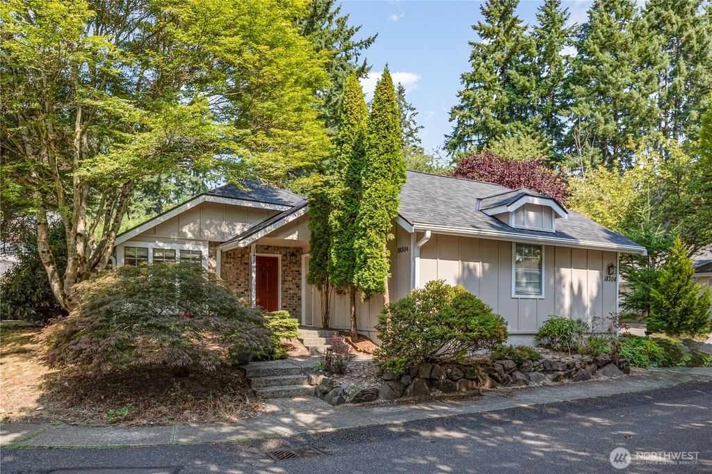 Photo of 18304 NE 92nd Court, Redmond, WA 98052 (MLS # 2427145)