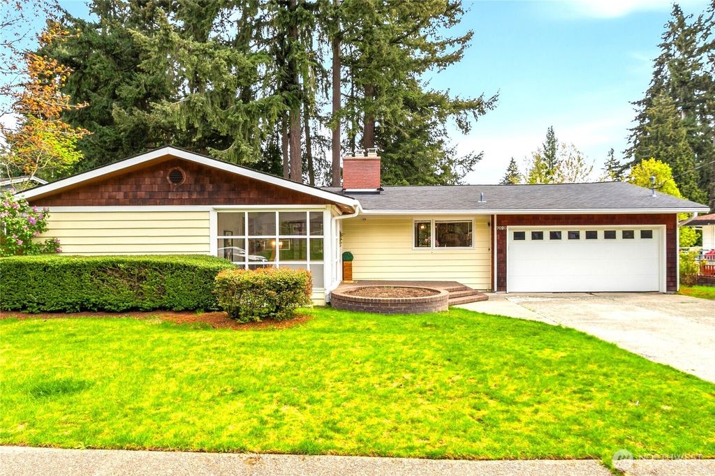 Photo of 7020 137th Avenue NE, Redmond, WA 98052 (MLS # 2519929)