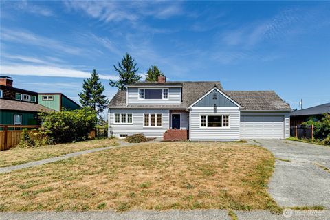 Photo of 1415 E 2nd Street, Port Angeles, WA 98362 (MLS # 2390782)