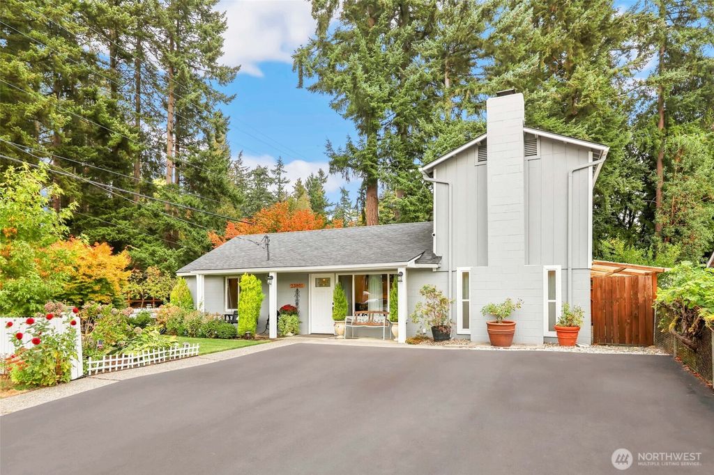 Photo of 23801 54th Avenue W, Mountlake Terrace, WA 98043 (MLS # 2437842)