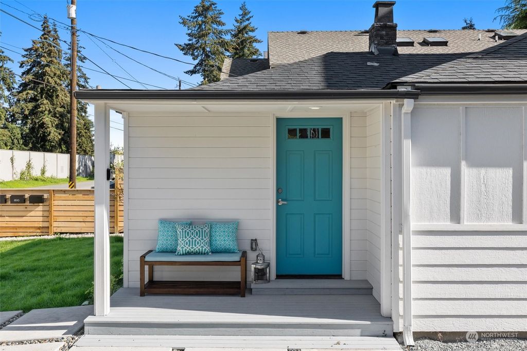 Photo of 8512 1st Avenue NE, Seattle, WA 98115 (MLS # 2164882)