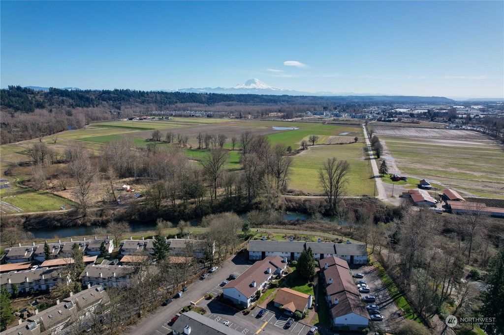 Photo of 1872 Central Place S #H90, Kent, WA 98030 (MLS # 2212670)