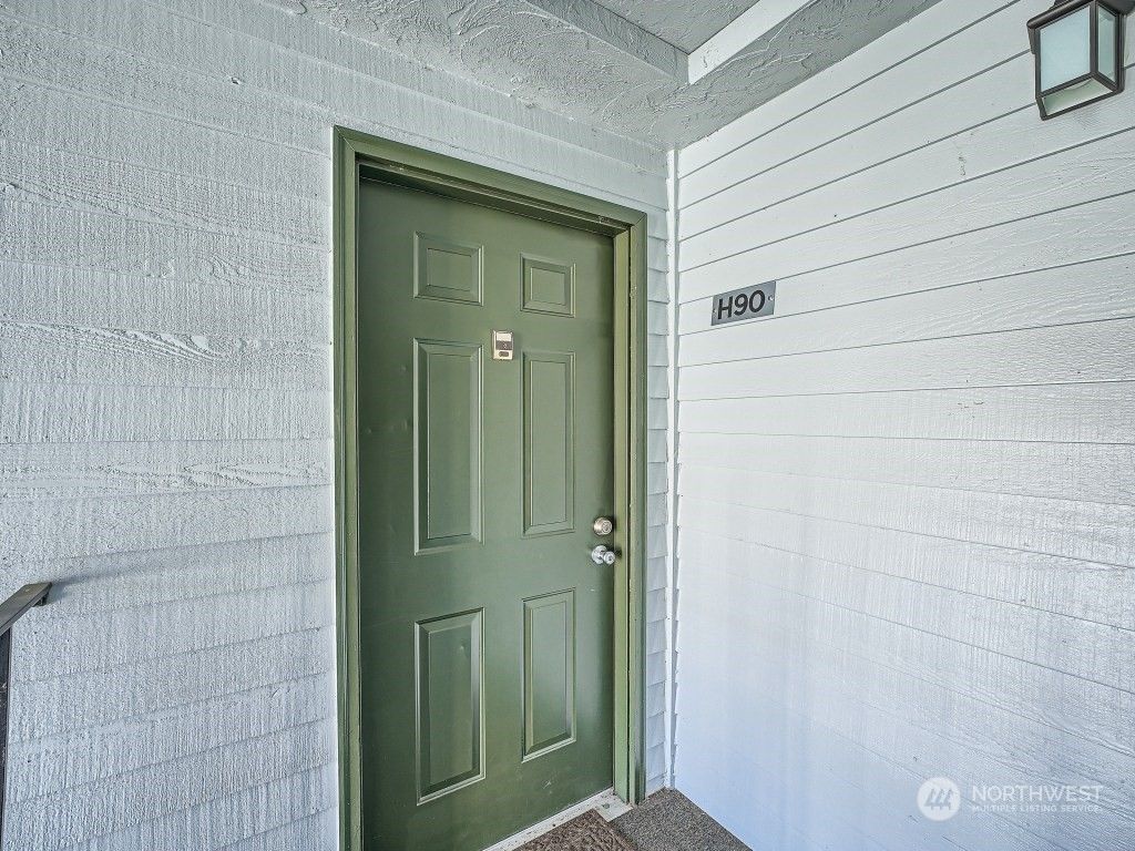 Photo of 1872 Central Place S #H90, Kent, WA 98030 (MLS # 2212670)
