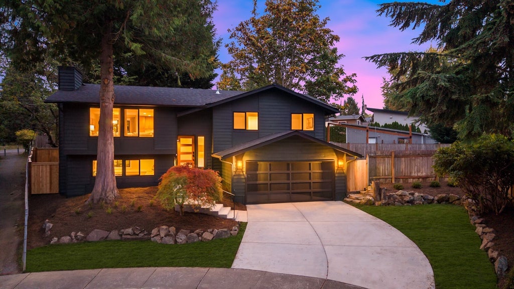 Photo of 551 19th Place, Kirkland, WA 98033 (MLS # 2597764)
