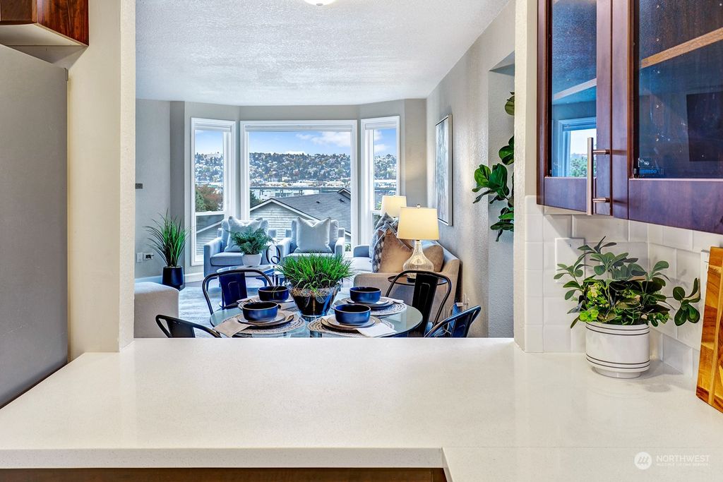 listing image 9368793627270828775