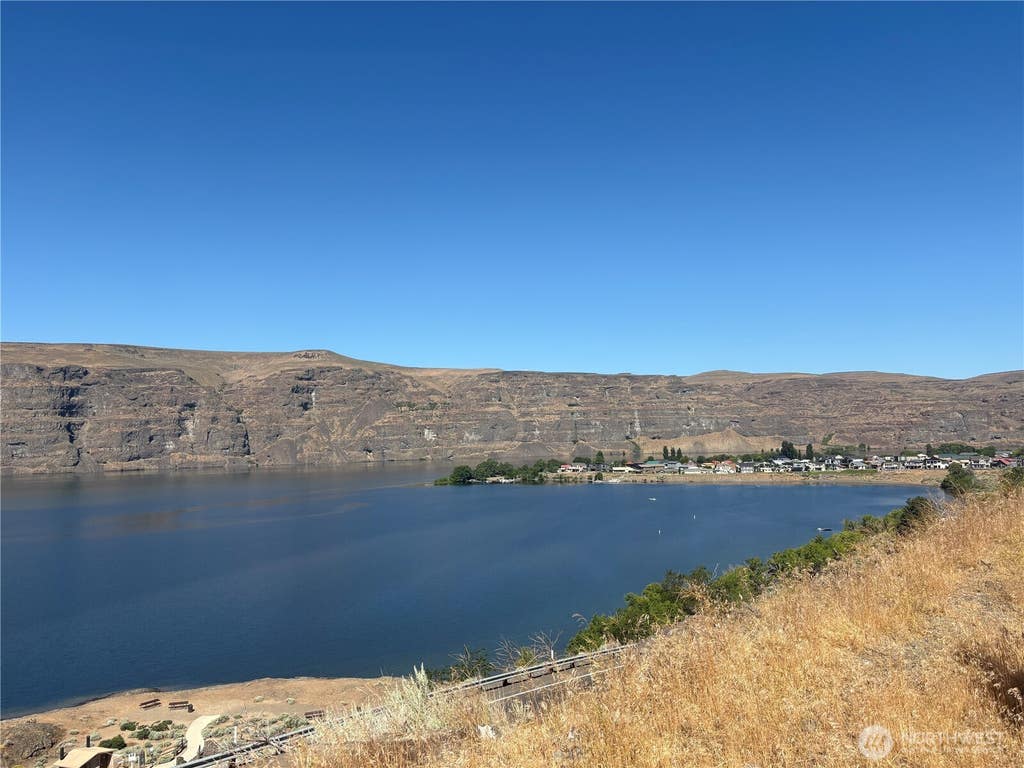 Photo of 1422 SW Sunland Road Rd, Quincy, WA 98848 (MLS # 2540082)