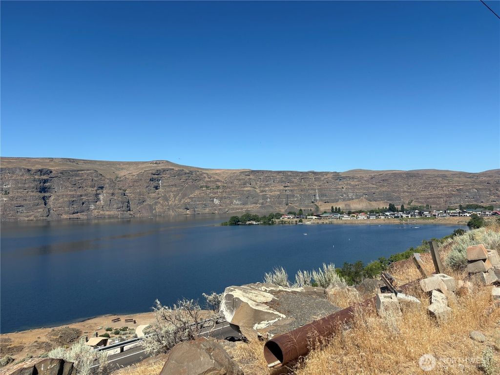 Photo of 1422 SW Sunland Road Rd, Quincy, WA 98848 (MLS # 2540082)