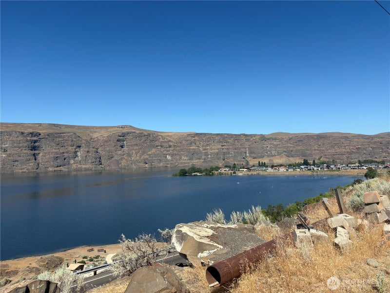 1422 SW Sunland Road