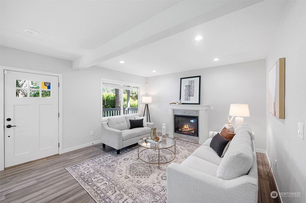 Photo of 1235 NE 91st Street, Seattle, WA 98115 (MLS # 2127732)