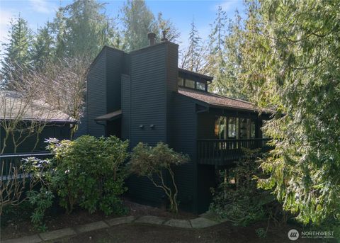 201 E Country Club Drive Allyn WA 98524