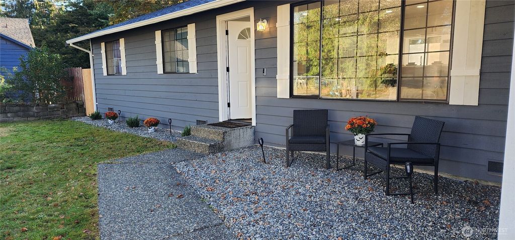 Photo of 256 7th Street, Gold Bar, WA 98251 (MLS # 2441964)