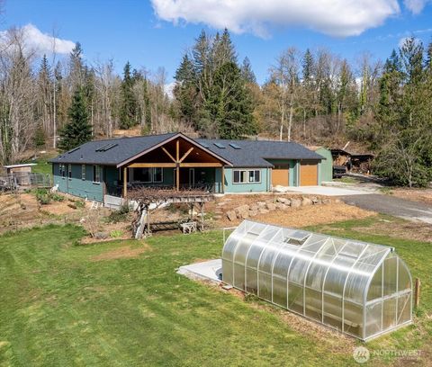 Photo of 25218 SE 240th Street, Maple Valley, WA 98038 (MLS # 2490932)