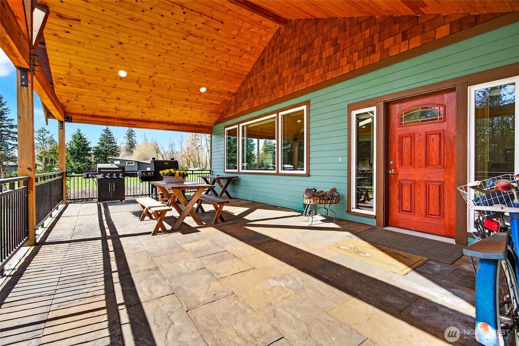 Photo of 25218 SE 240th Street, Maple Valley, WA 98038 (MLS # 2490932)