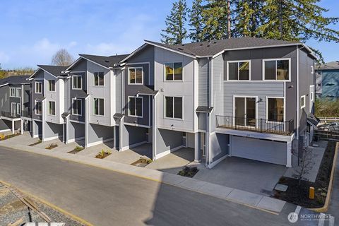 Photo of 16823 Alder Way #J7, Lynnwood, WA 98037 (MLS # 2515588)