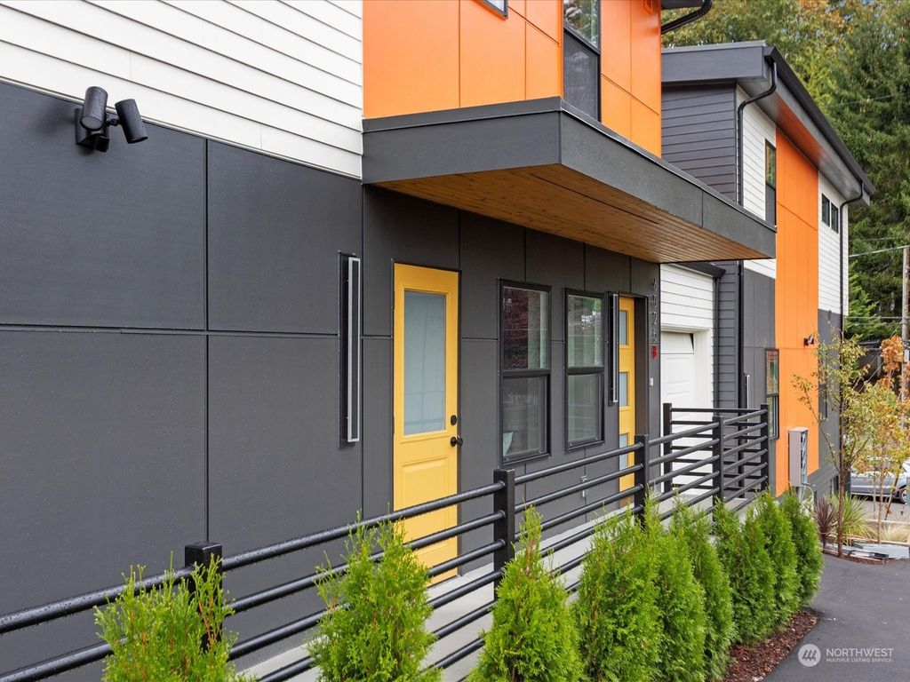 Photo of 6025 47th Avenue S #B, Seattle, WA 98118 (MLS # 2321133)