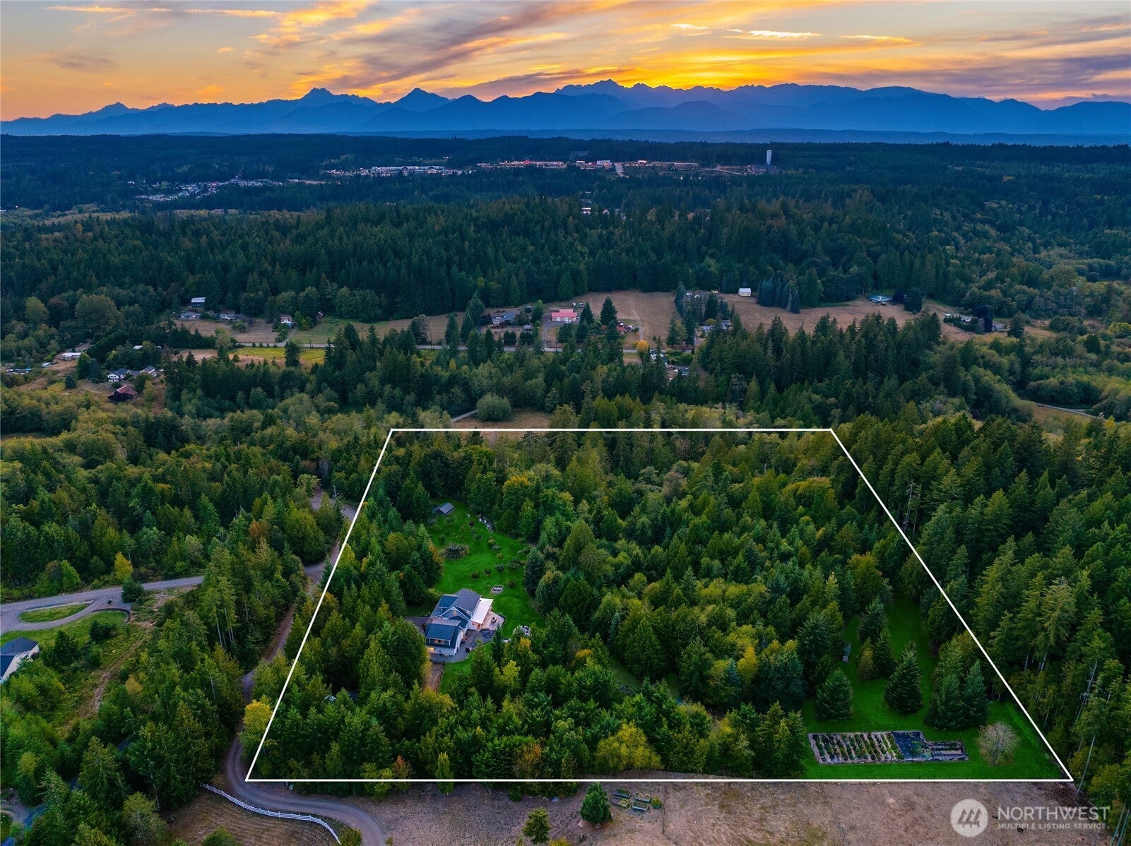1198 NE Raspberry Ridge Lane