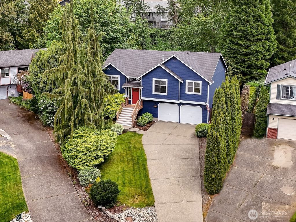 Photo of 6723 50th Pl NE Pl, Marysville, WA 98270 (MLS # 2372634)