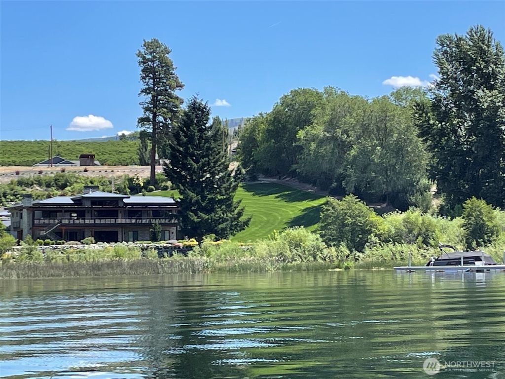 Photo of 11 Alcazar Lane, Orondo, WA 98843 (MLS # 2560048)