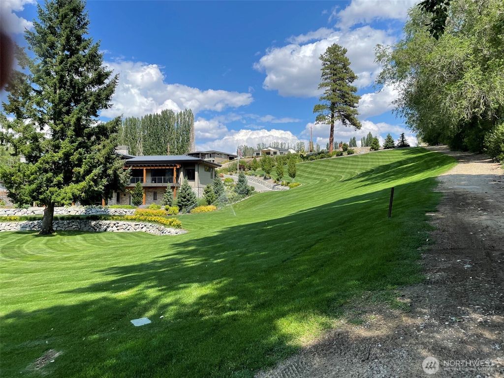 Photo of 11 Alcazar Lane, Orondo, WA 98843 (MLS # 2560048)